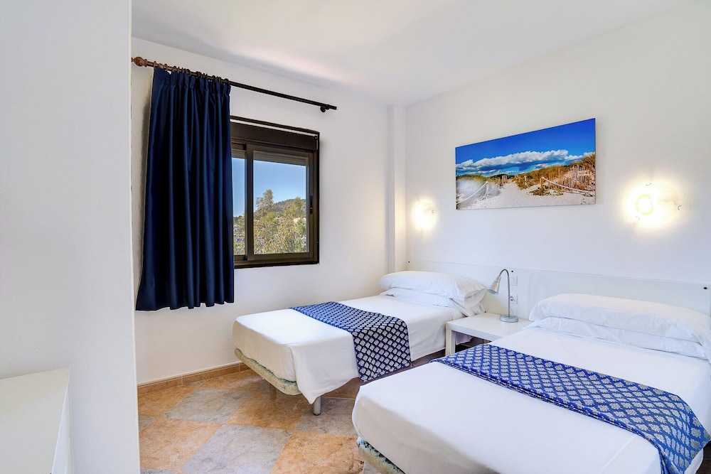 Family Apartment, 1 Bedroom, Sea View, Beachside