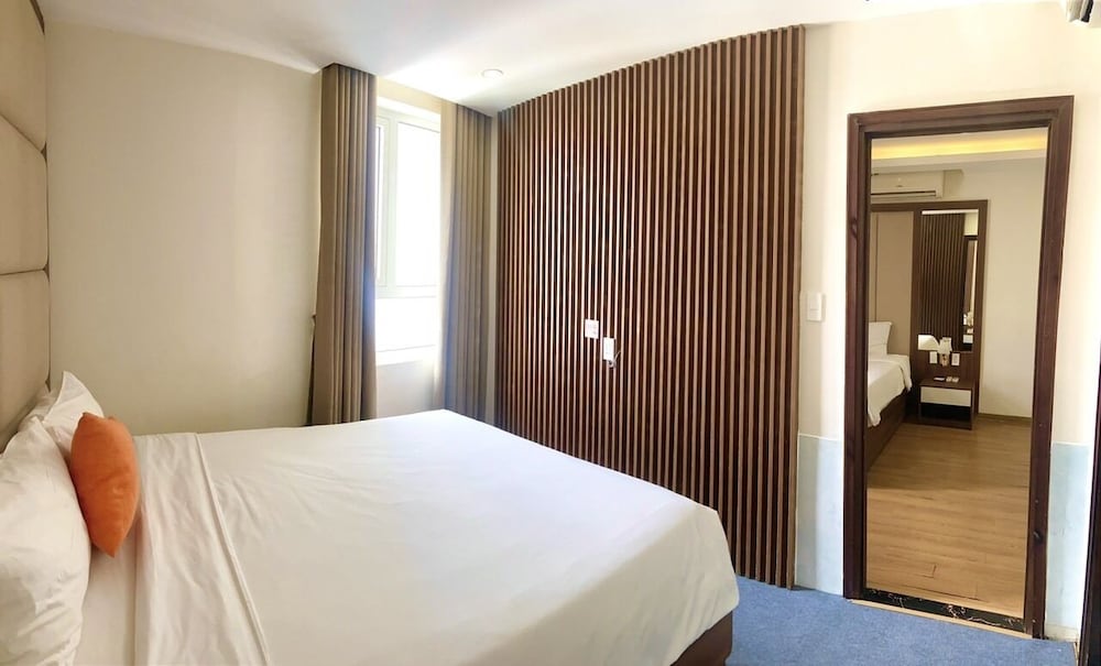 Three Bedrooms Suite with City View photo 2