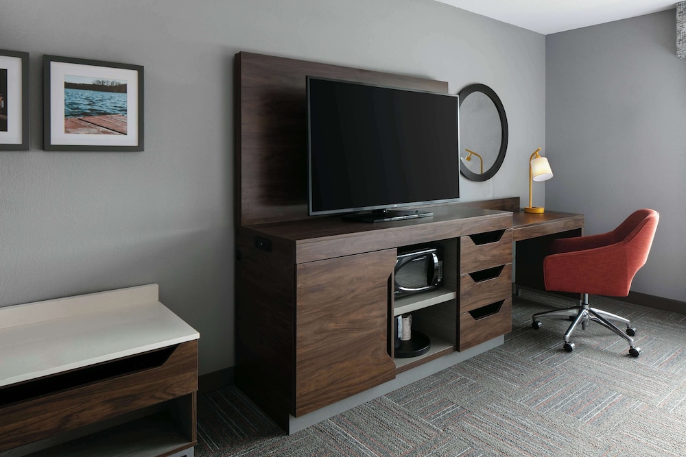 Suite, 1 King Bed, Non Smoking - Photo 3