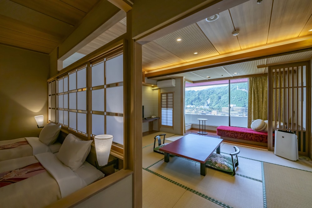 Japanese Suite, Smoking photo 2