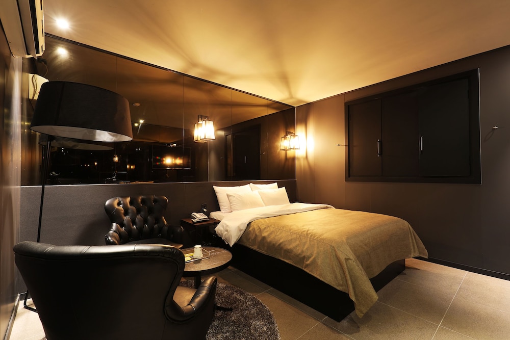 Standard Double Room - Photo 5