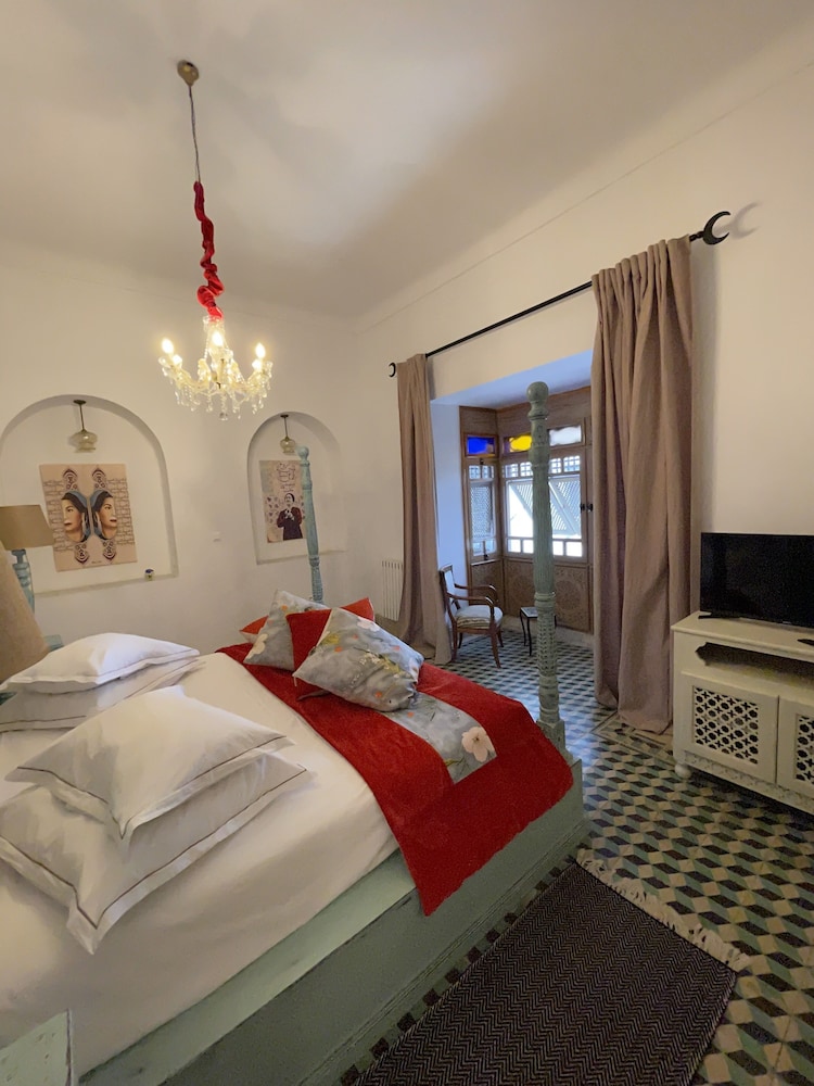 Camera tripla (Beit El Bnet)