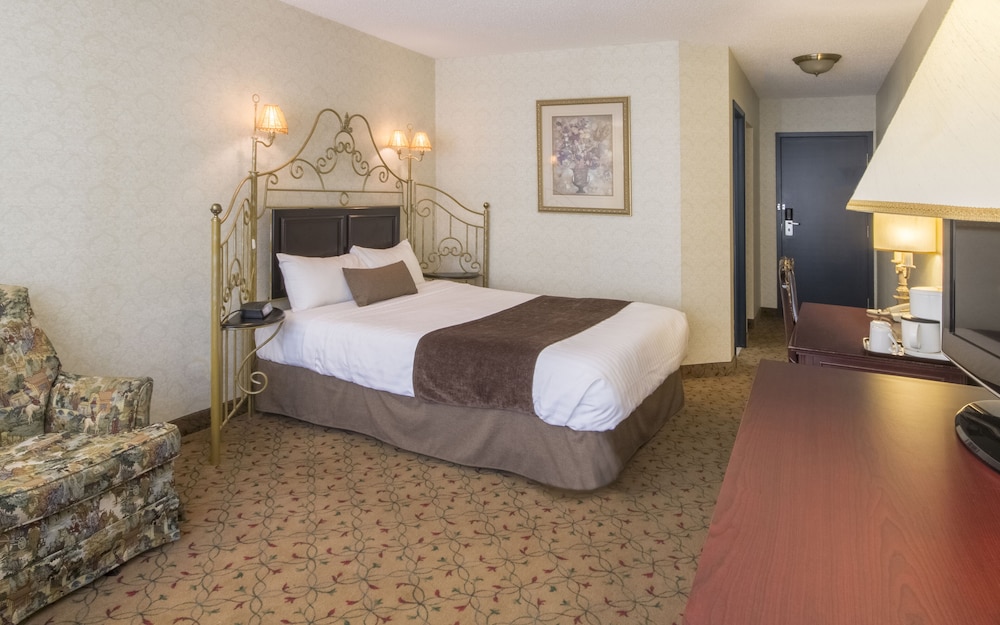 Economy Room, 1 Queen Bed photo 2