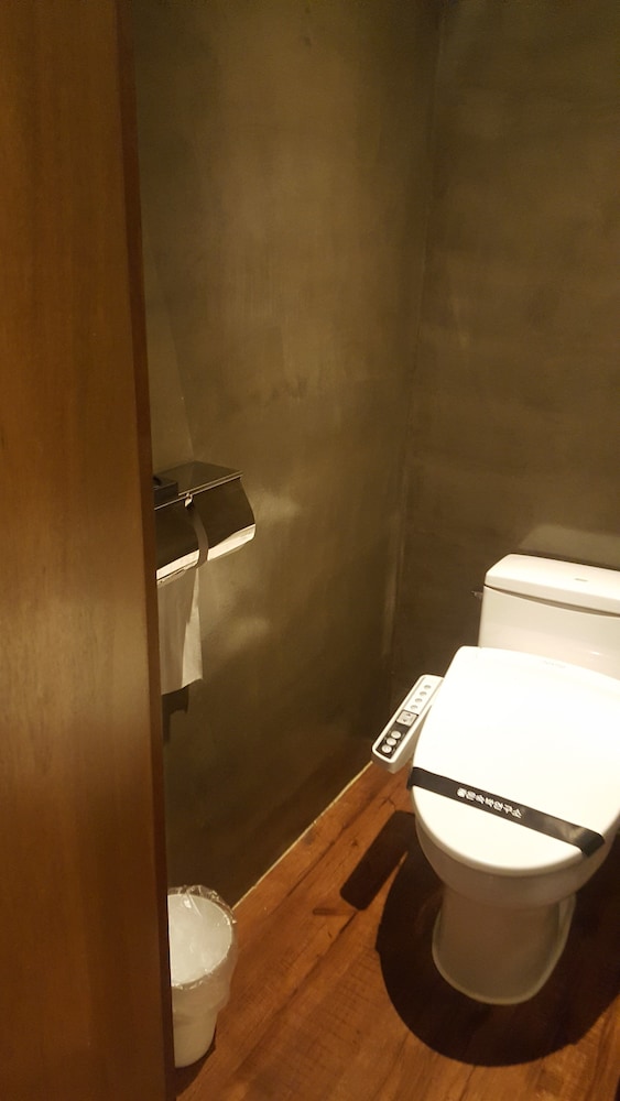 Premium Room - Photo 23