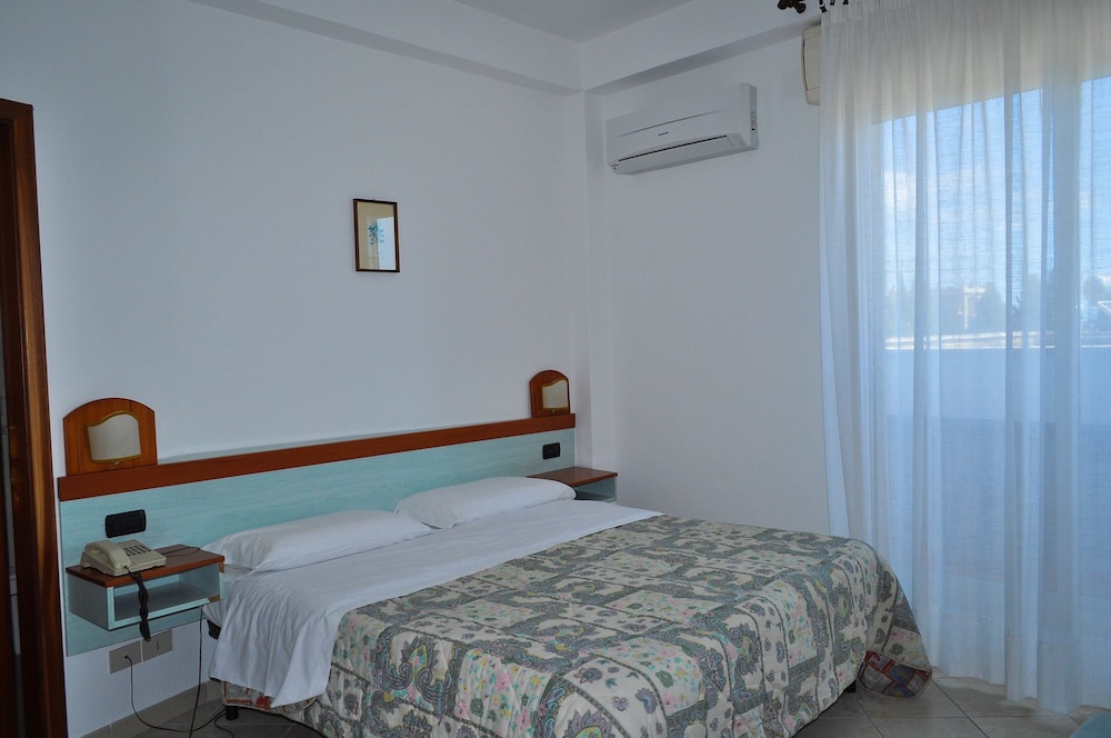 Standard Double Room - Photo 3
