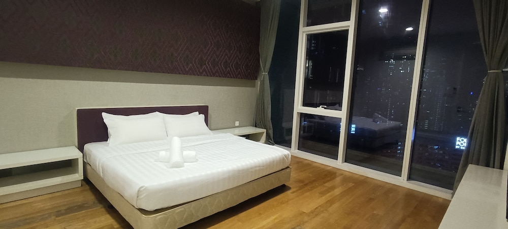 Family Apartment, City View