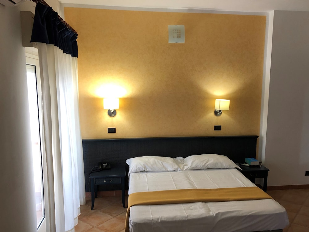 Family Apartment, 2 Bedrooms - Photo 1
