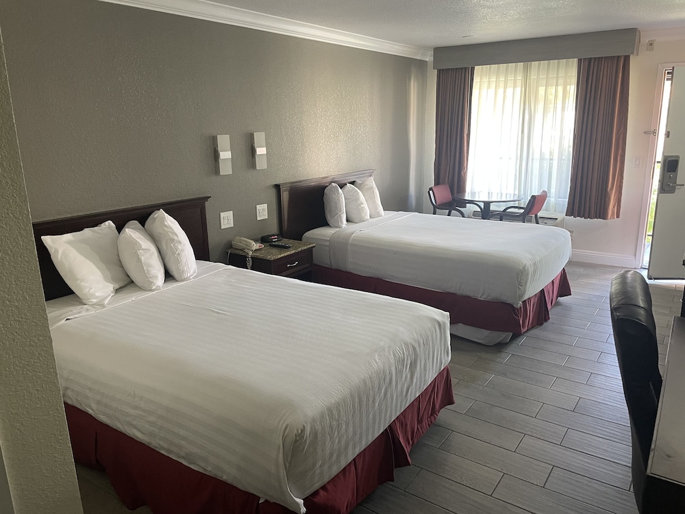 Deluxe Double Room, 2 Double Beds photo 1