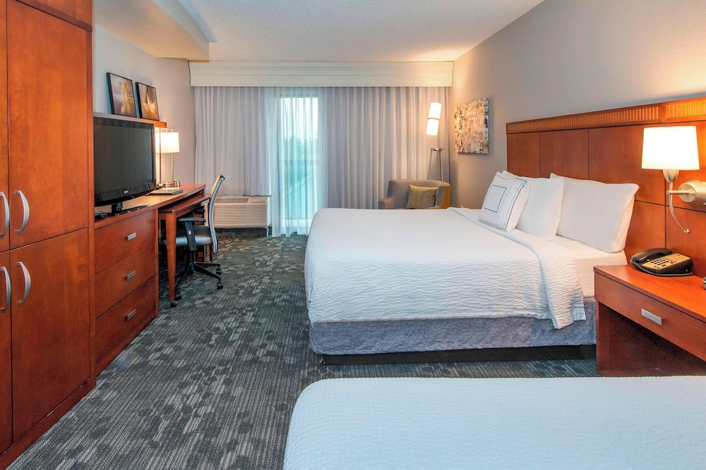 Room, 2 Queen Beds (Hearing Accessible) photo 3