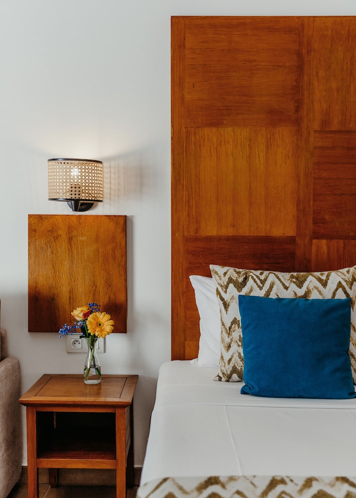 Superior Room, 1 King Bed - Photo 8