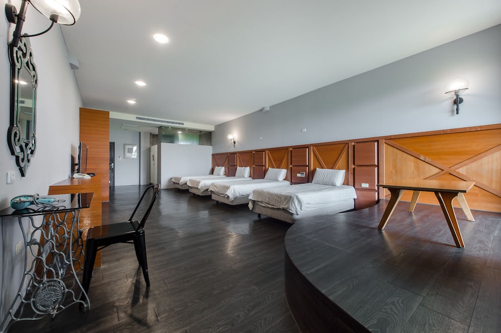 Superior Family Room With Balcony photo 1