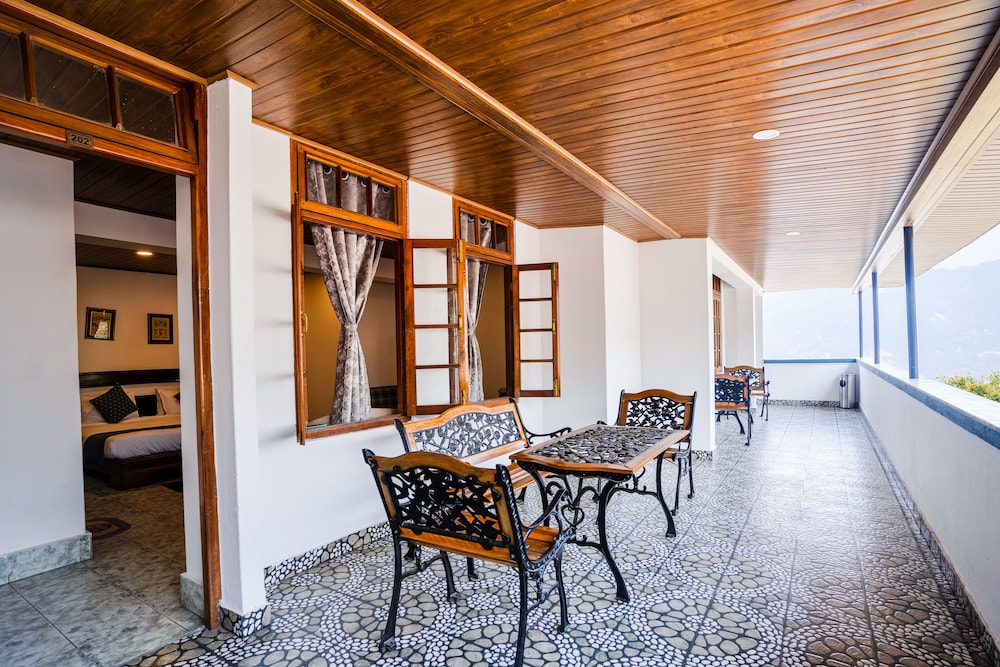 Executive Room - Photo 6