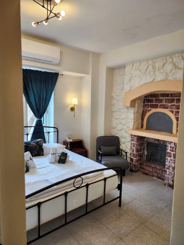 Deluxe Double Room, Balcony, Harbor View photo 1