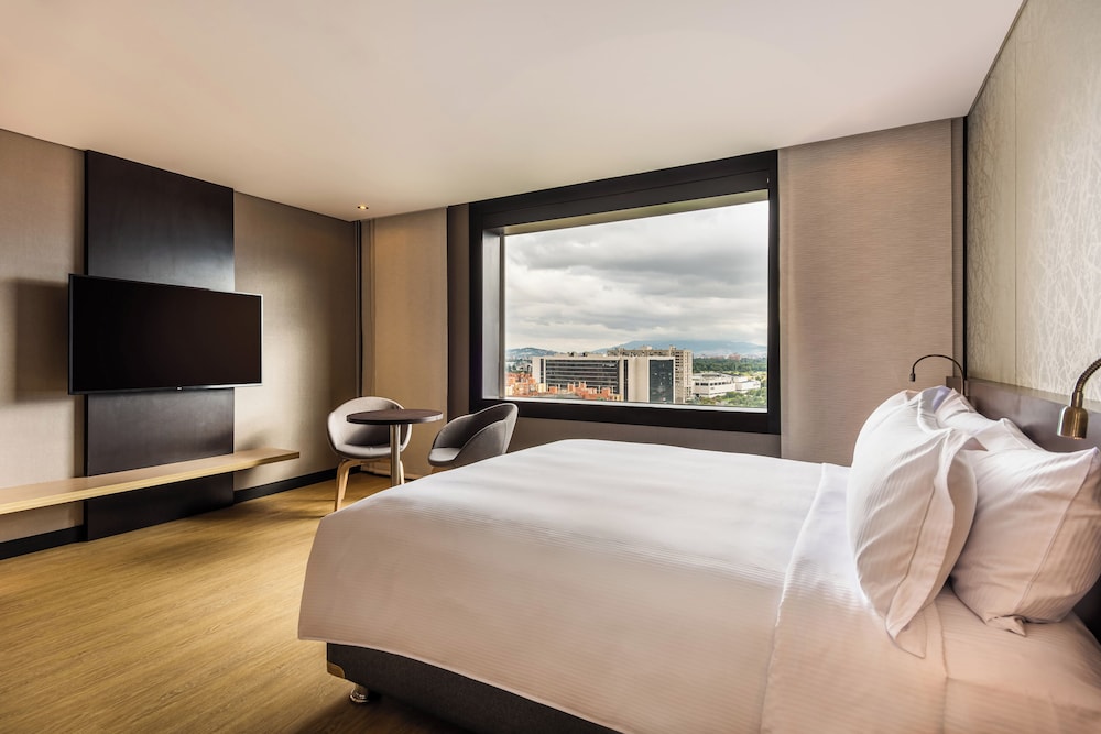 Room, 1 King Bed, Kitchenette - Photo 4