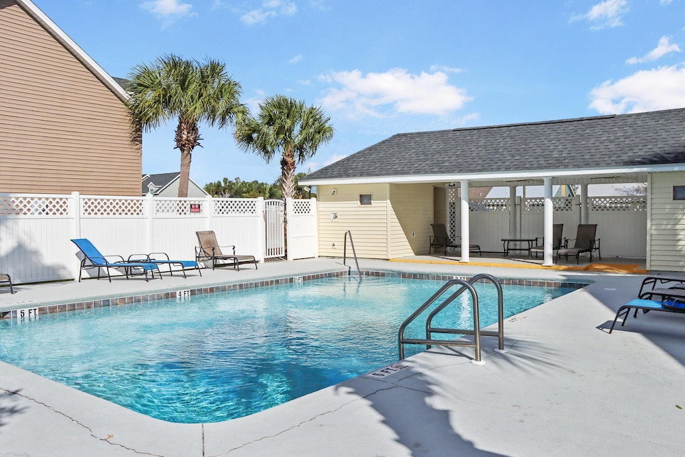 Townhome, Multiple Beds (The Palms 13B)