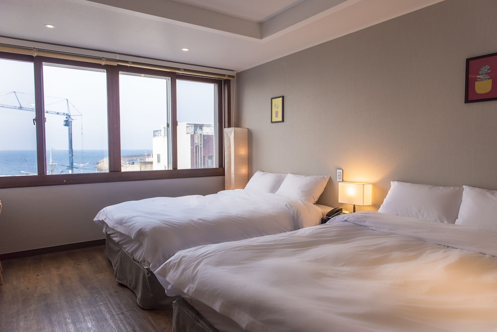 Deluxe Twin Room photo 1