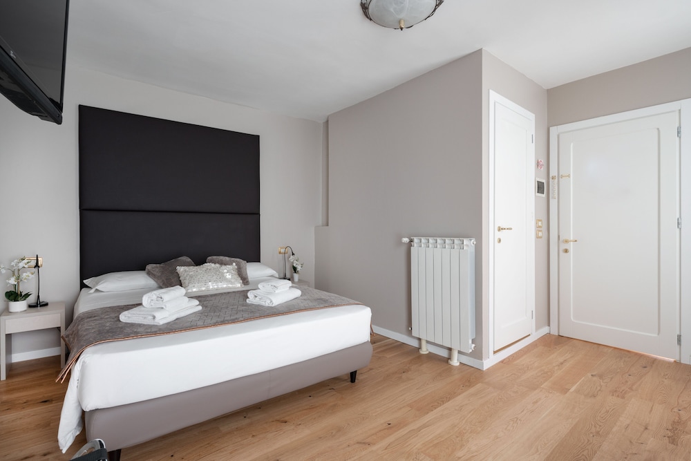 Deluxe Double Room, 1 Double Bed (6A) photo 3