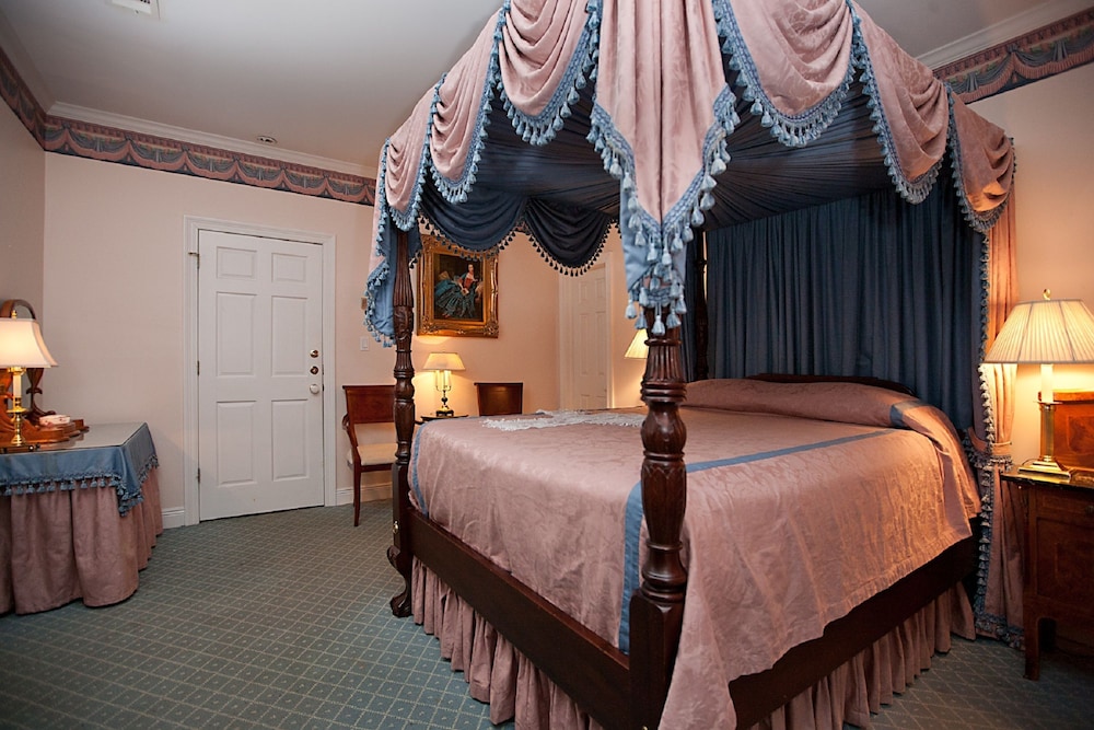 Deluxe Room, 1 Queen Bed - Photo 5