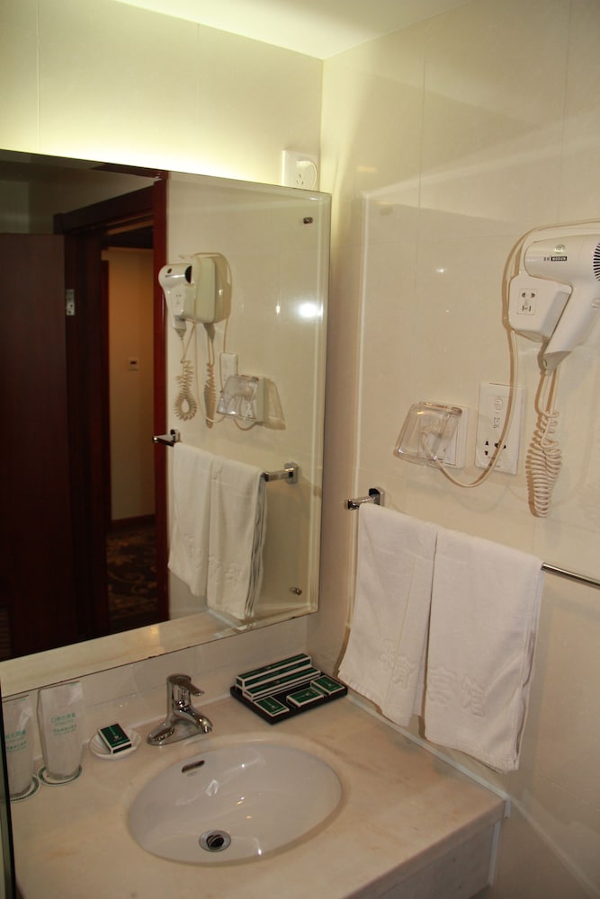 Standard Twin Room - Photo 7