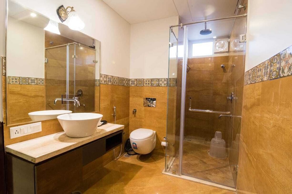 Deluxe Room - Photo 3