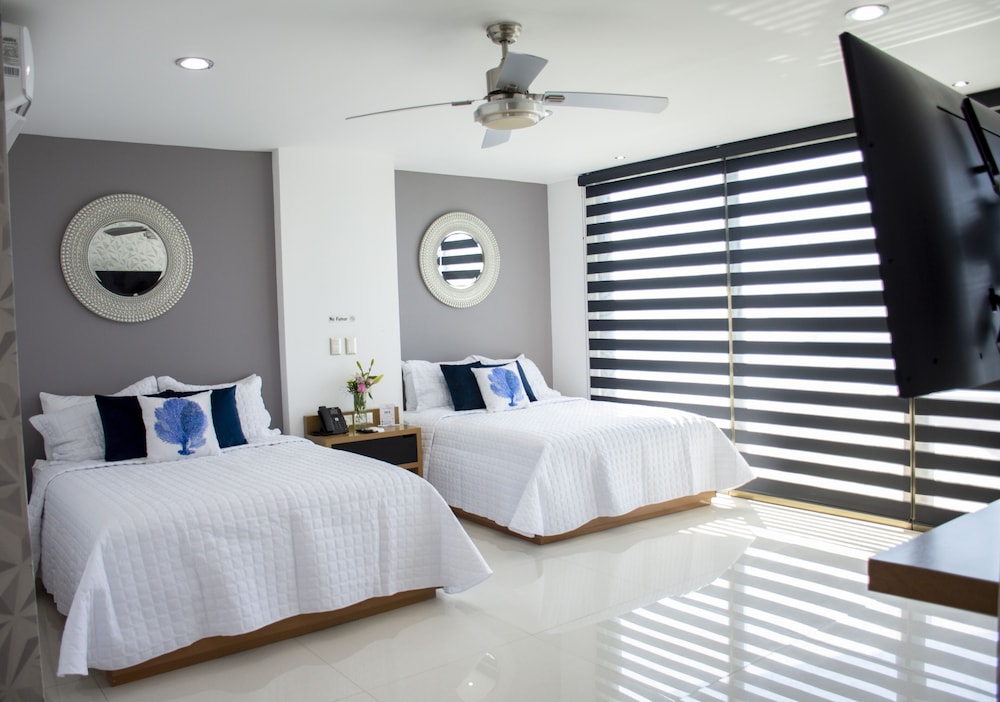 Luxury Room, 2 Queen Beds