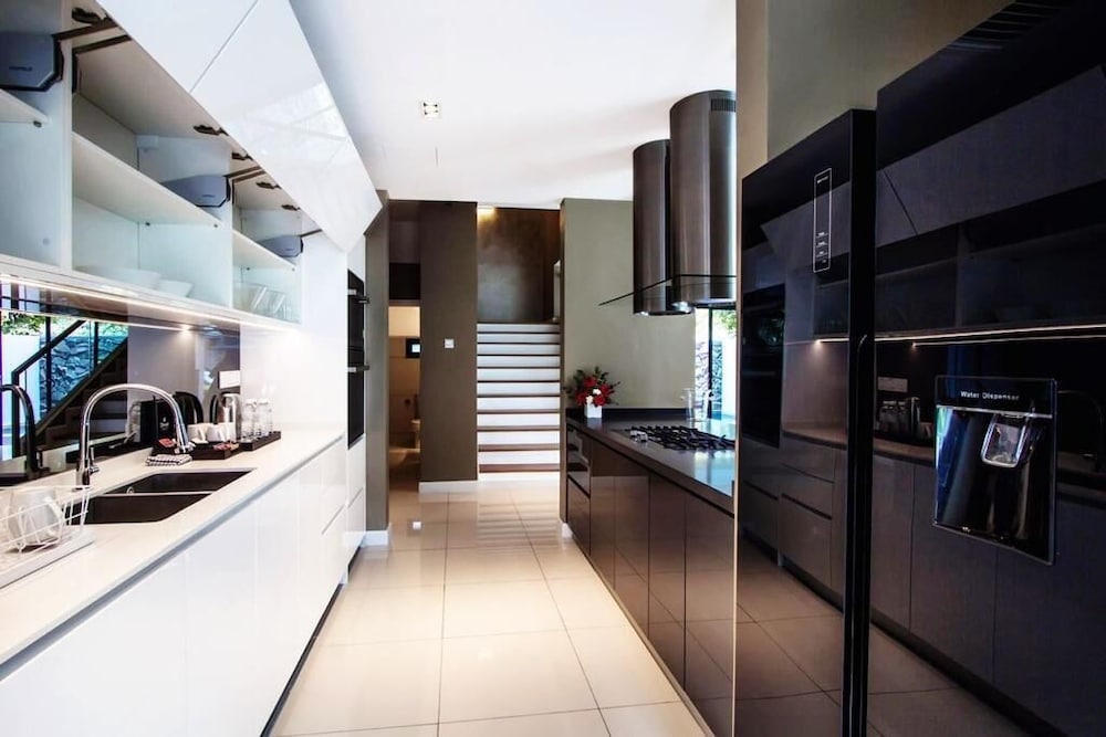 Executive Villa photo 2