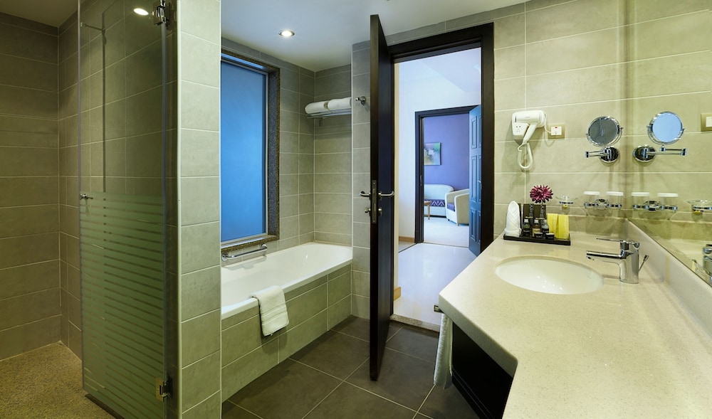 Standard Double or Twin Room photo 3