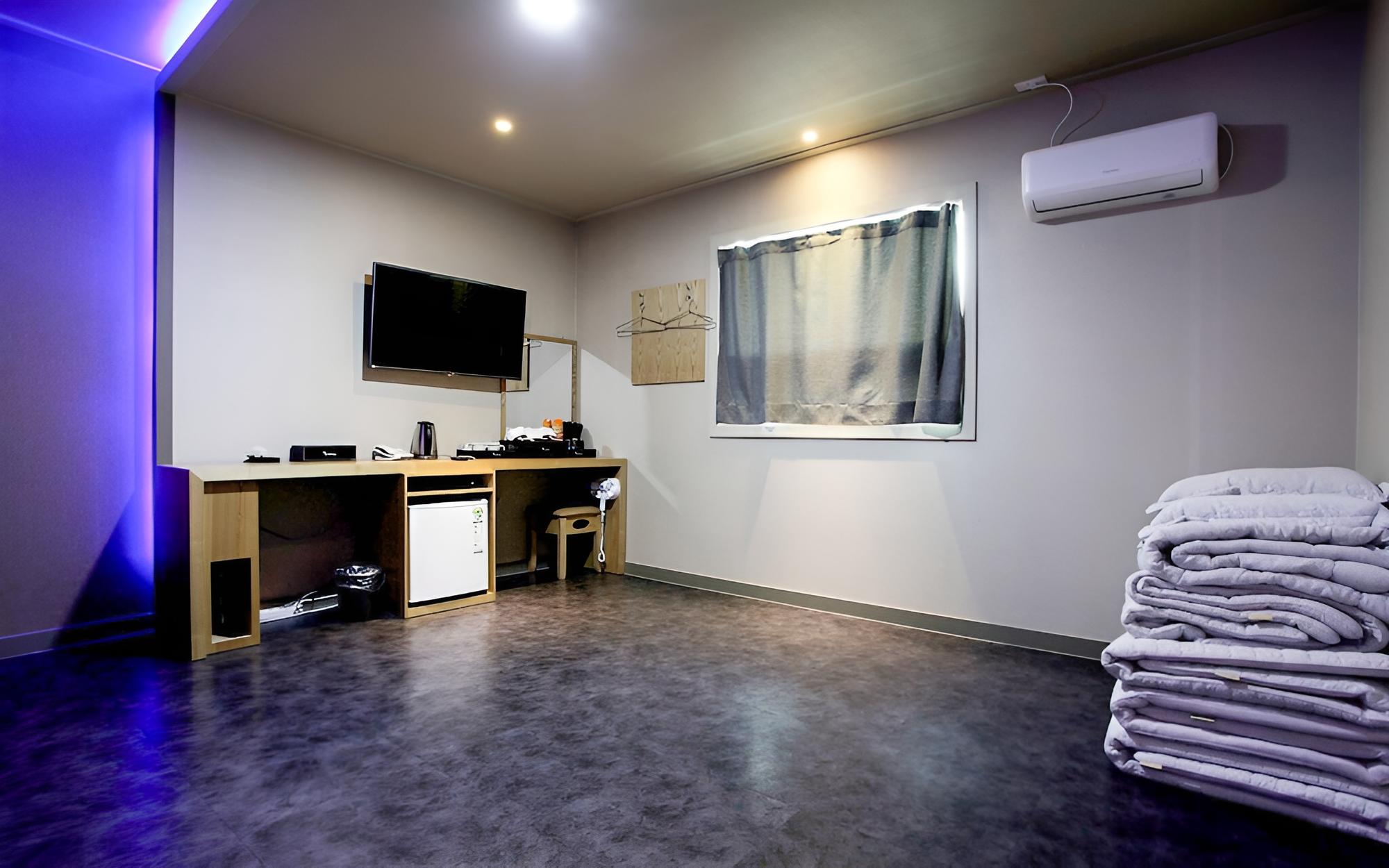 Room (Korean-style Ondol Room) - Photo 3