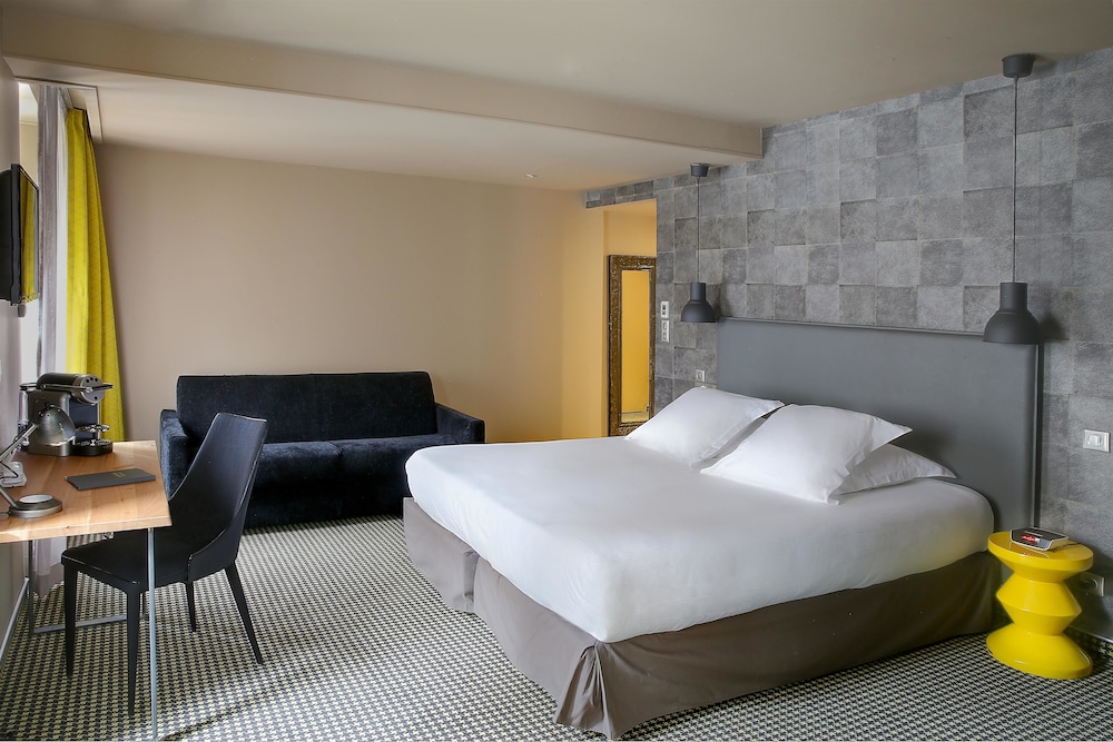 Superior Room, 1 King Bed, Non Smoking (Twin bed on request) - Photo 7