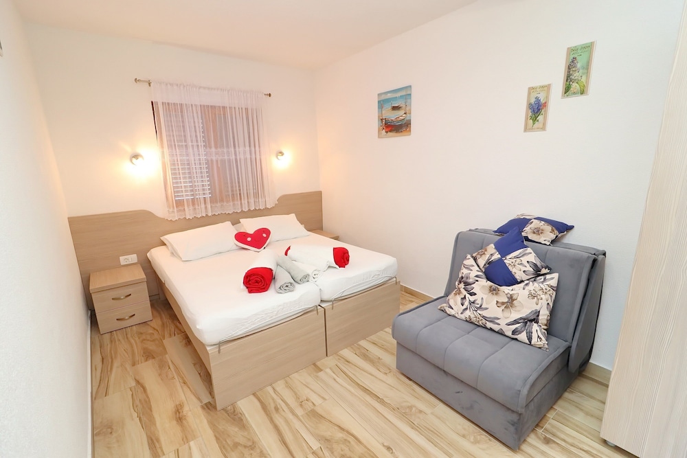 Apartment (Comfort One Bedroom Apartment SeaView)