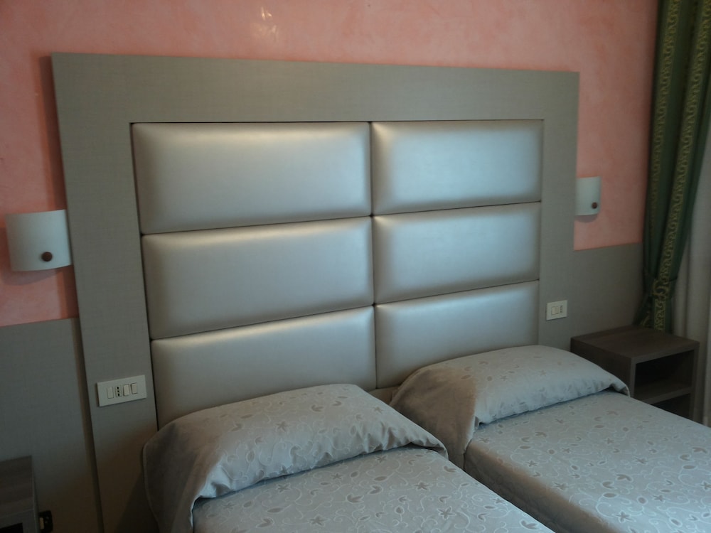 Twin Room, 2 Twin Beds