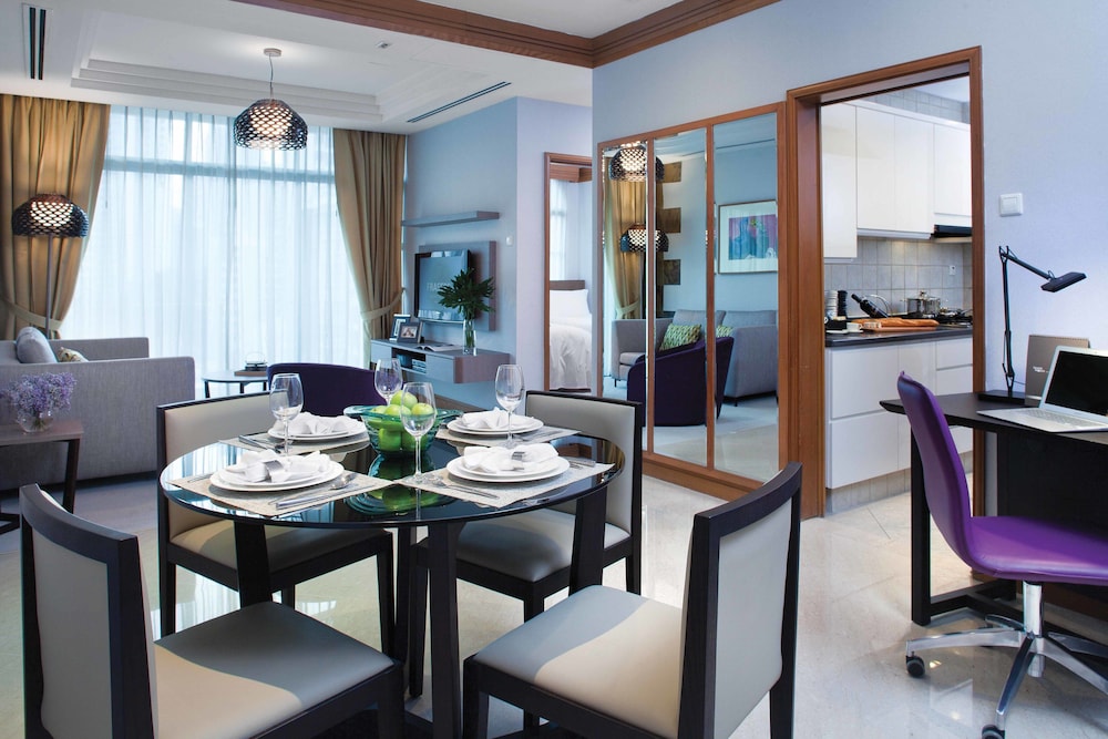 Deluxe Room, 3 Twin Beds, City View photo 3