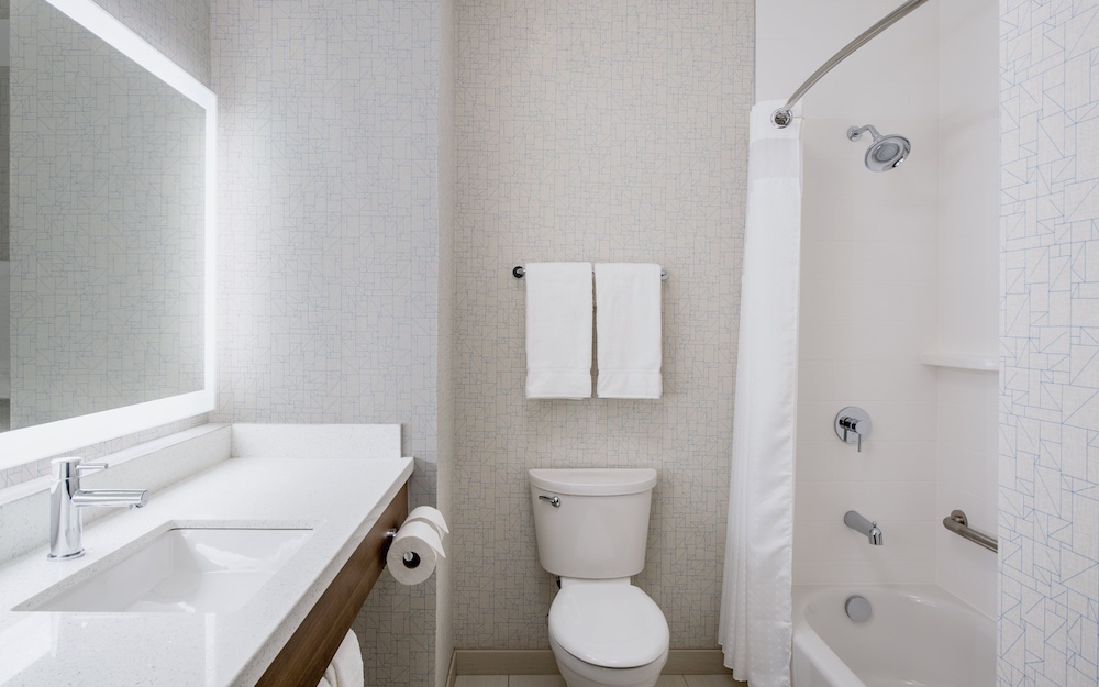 Standard Room, 1 King Bed, Mobility Accessible, Non Smoking (Mobility, Communications) photo 2