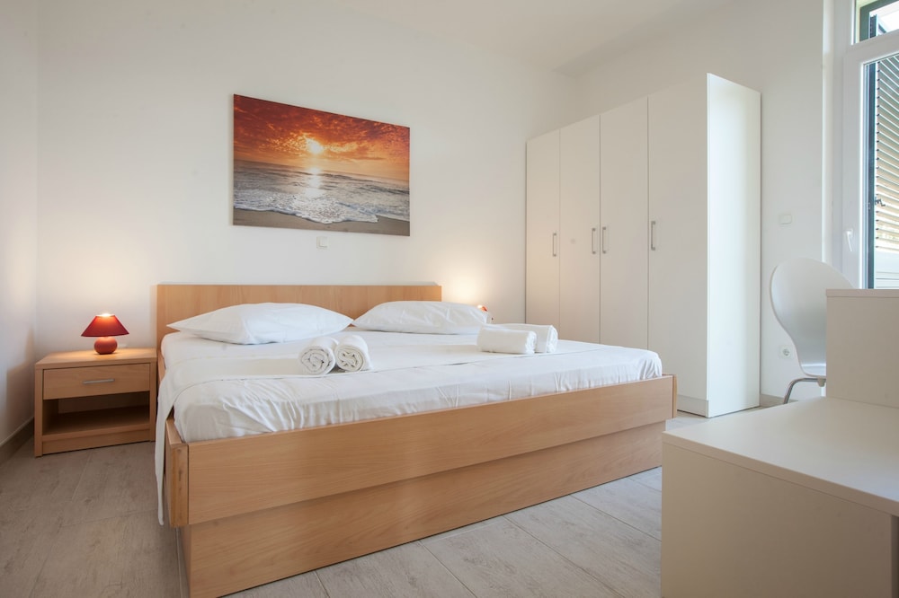 Apartment (3)