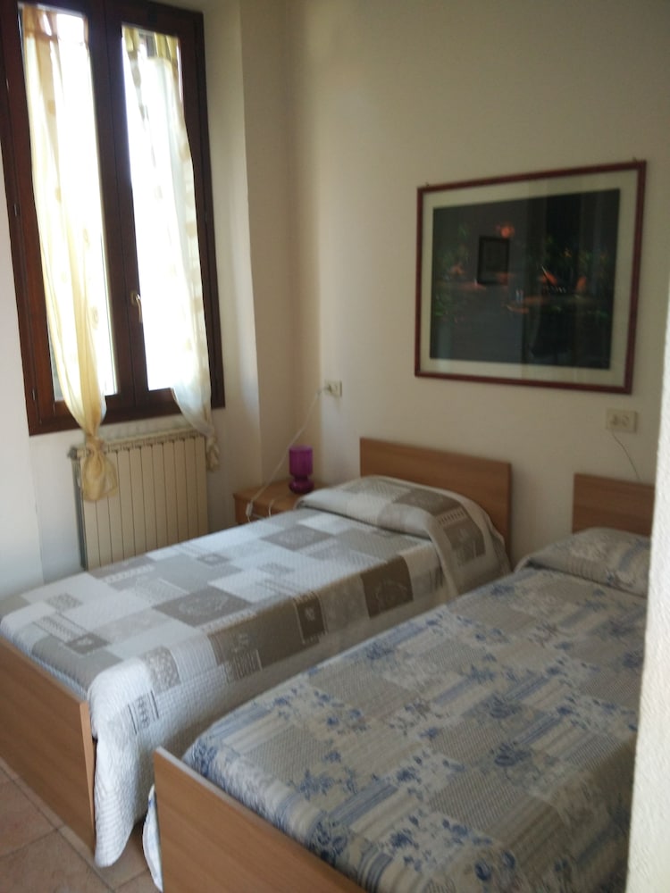 Twin Room, 2 Twin Beds photo 1