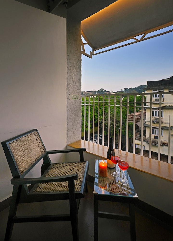 Premium Room with Balcony photo 3