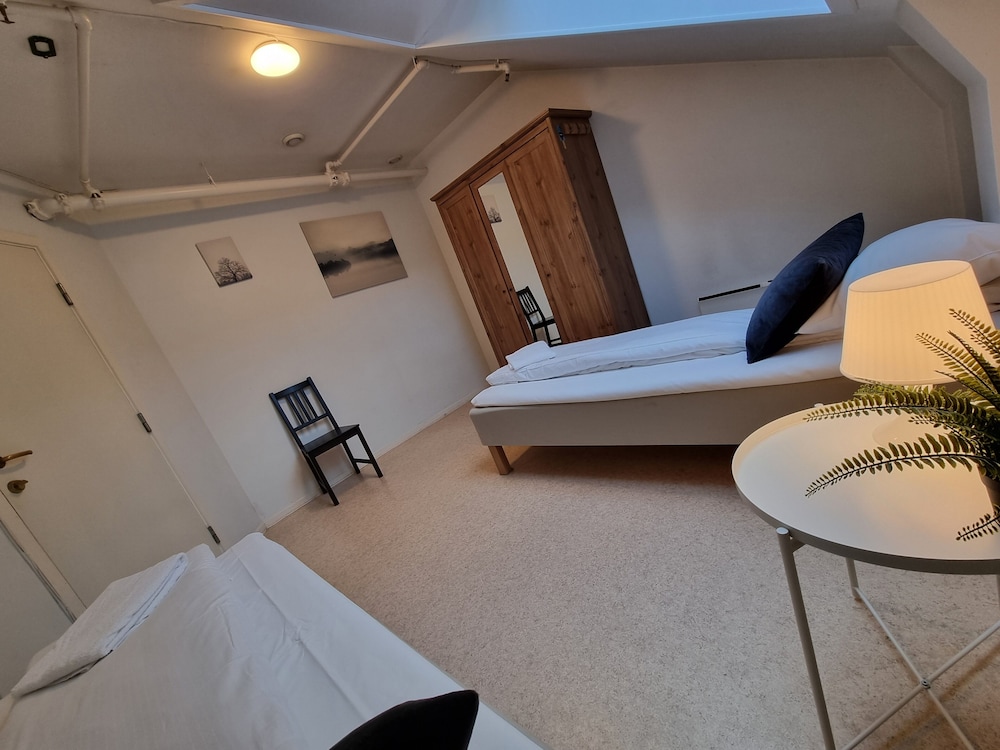 Basic Twin Room photo 3