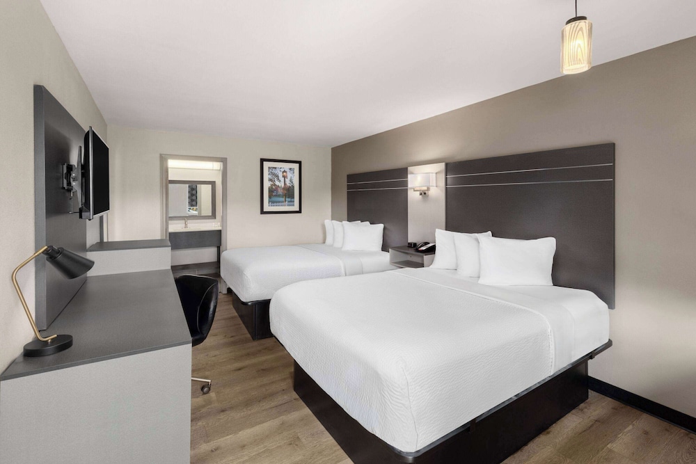 Room, 2 Queen Beds, Non Smoking - Photo 1