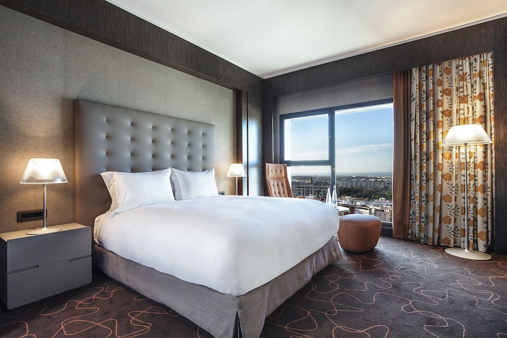 Deluxe Double Room ,Located Between The Sixth And The Eighth Floor