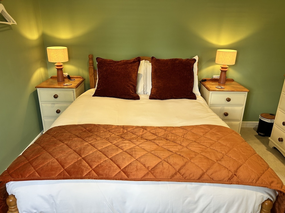 Superior Double Room, Ensuite (Ground Floor) photo 2