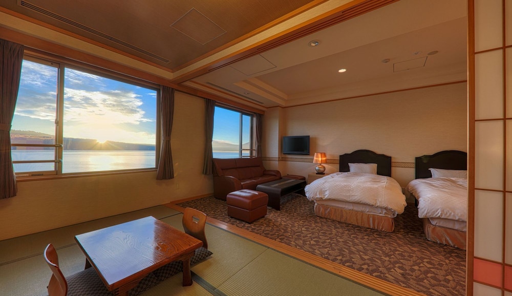 Yamanakako View Suite with Hot Springs, Non Smoking photo 1
