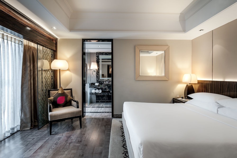Hyatt Suite photo 1
