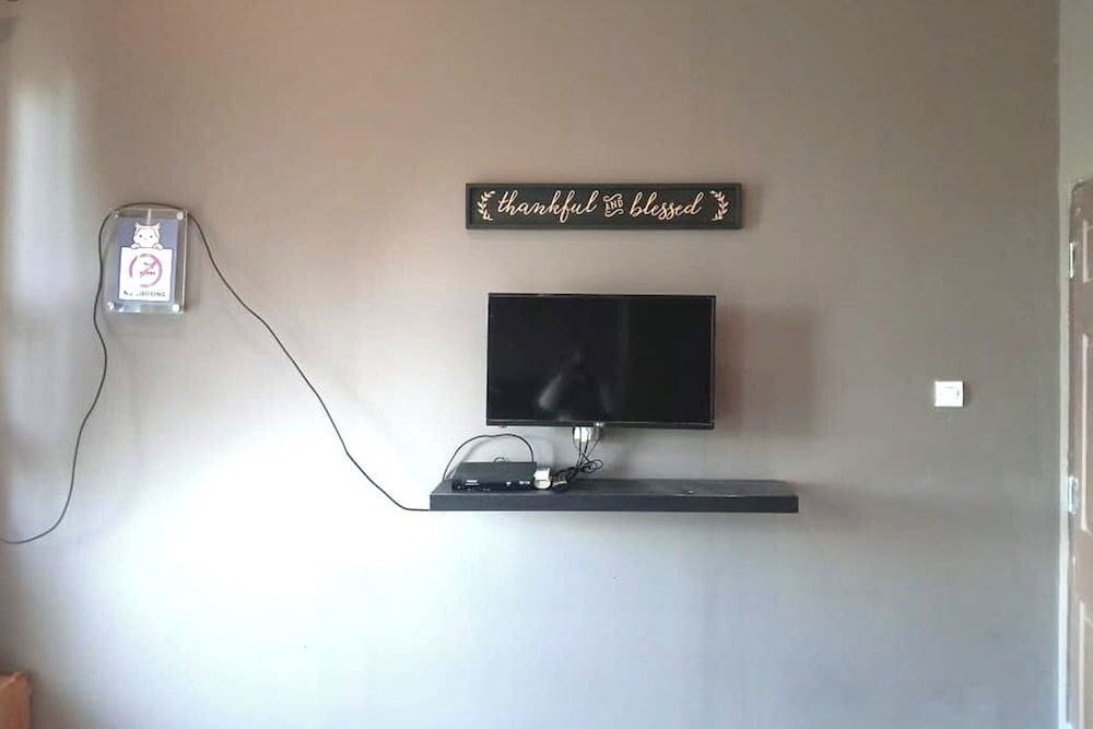 Deluxe Room - Photo 5