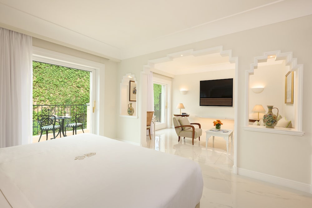 Luxury Suite, Balcony, City View