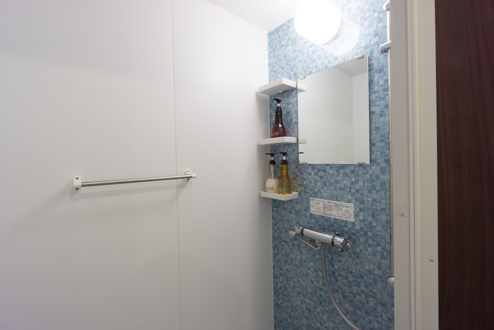 Basic Twin Room - Photo 4