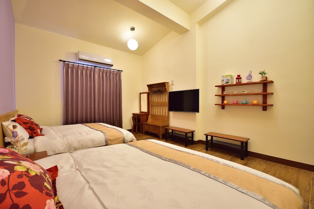 205 photo 2
