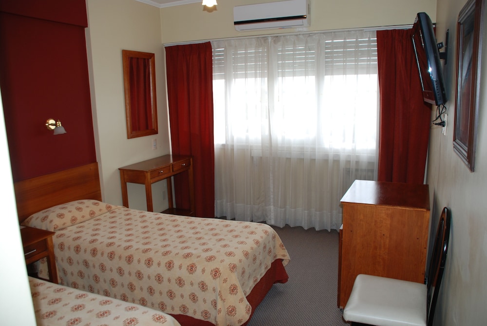 Basic Double or Twin Room photo 3