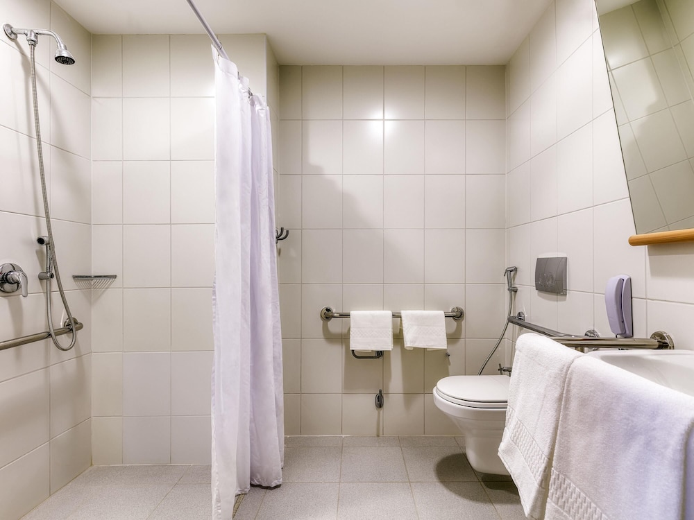Standard Room, 1 Twin Bed, Accessible - Photo 3
