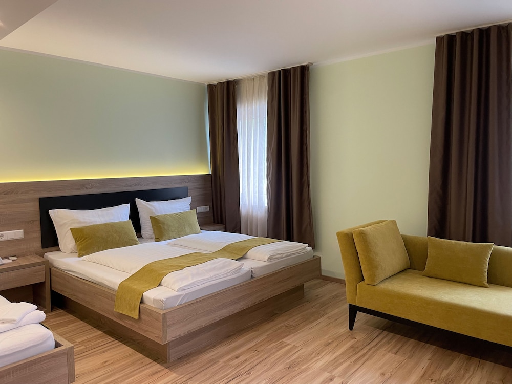Classic Triple Room, 1 Bedroom, Non Smoking - Photo 4