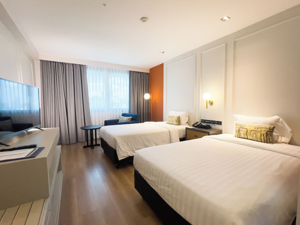 Deluxe Twin Room, City View photo 2